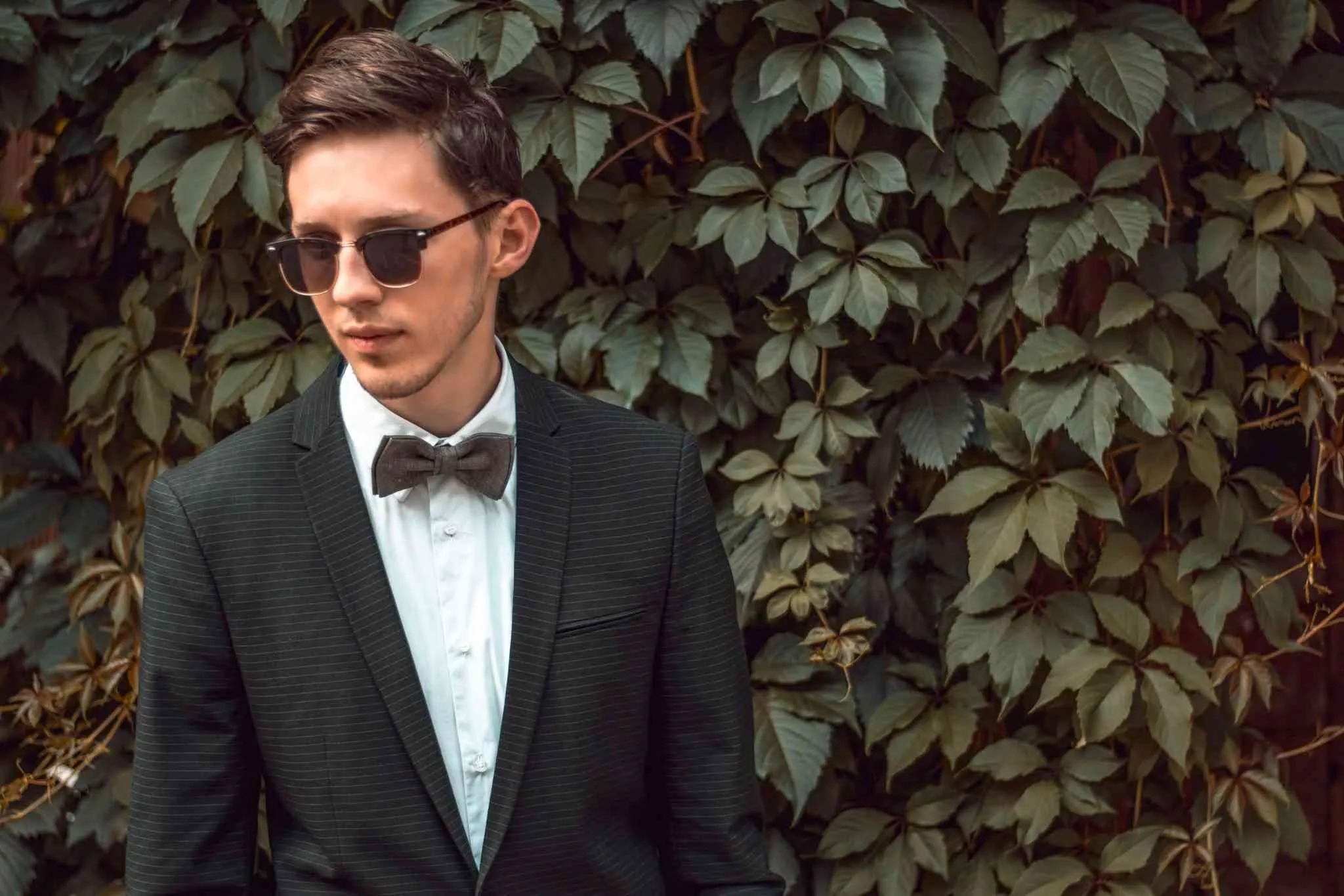 Stylish Yellow Men's Bow Tie - Versatile and Timeless Accessory